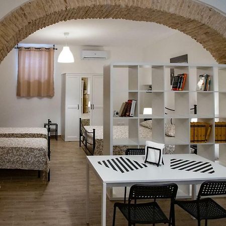 דירות סולמונה Casa Concerie Quattro מראה חיצוני תמונה