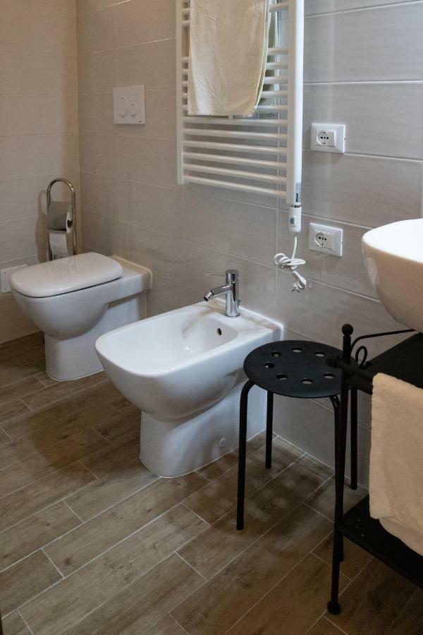 דירות סולמונה Casa Concerie Quattro מראה חיצוני תמונה